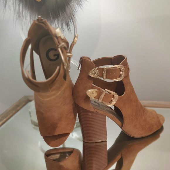 SOLD! Guess Booties - Picture 7 of 7